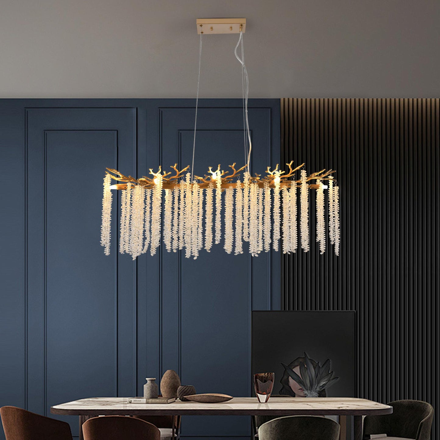 39-inch Modern Golden Pendant Light with Cascading Crystal Strands, Ideal for Living Room, Dining Room and Foyer, High-End Decorative Lighting Fixture (Bulb Not Included)