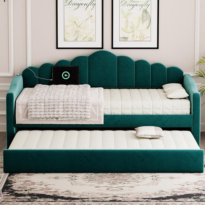 Twin size Upholstered Daybed with Trundle ,Velvet Sofabed with USB Charging Ports,No Box-spring Needed,Green